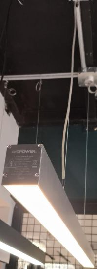 صورة لينير لايت جسم فضي إنارة أصفر 40 واط