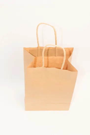 صورة أكياس ورقية بعدة مقاسات