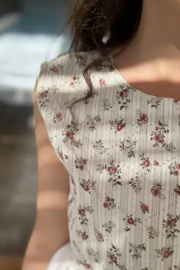 صورة فستان بناتي ابيض سهرات كت