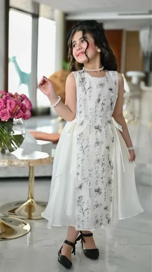 صورة فستان ابيض شيفون