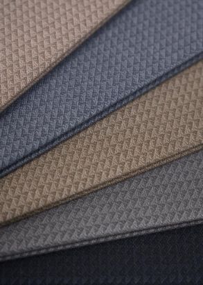 صورة قماش شتوي رجالي خلية من براند وايت لاين