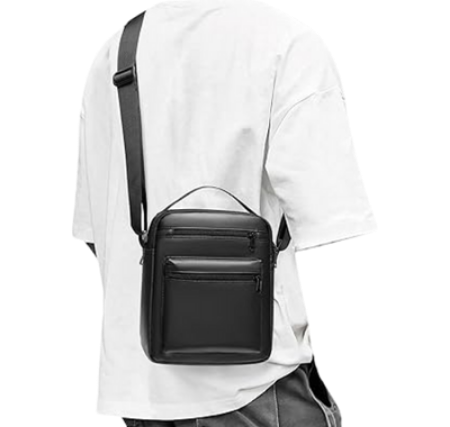 صورة لقسم حقائب رجالية