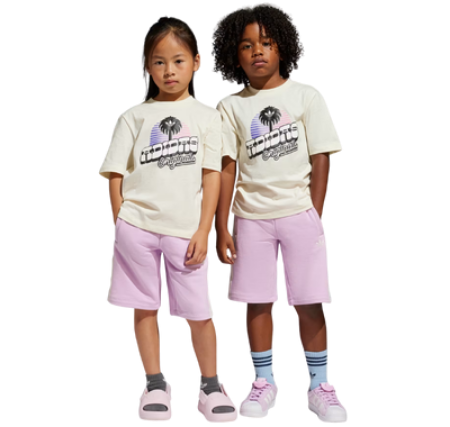 صورة لقسم أزياء أطفال